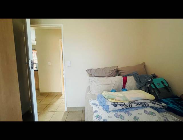 3 BEDROOM FREEHOLD FOR SALE IN THATCH HILL ESTATE